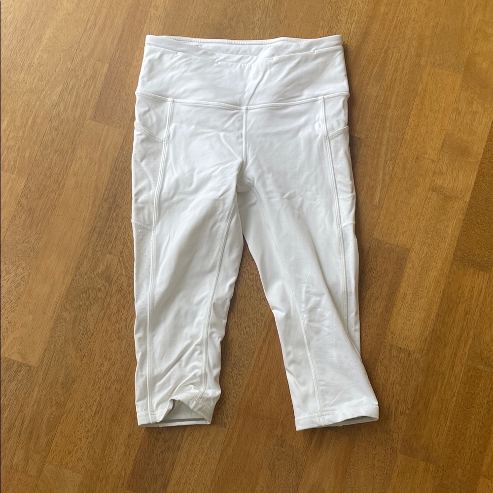 Woman”s Lululemon crop leggings